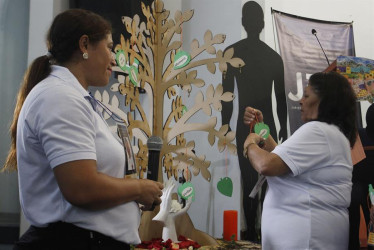 Integrantes del colectivo Mujeres caminando por la verdad 