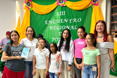 Algunas de la participantes en el Encuentro Regional de Poetas en Supía. 