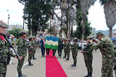 Por el inicio del cumpleaños 171 de Villamaría ayer se realizó la parada militar en homenaje a los fundadores del municipio. 