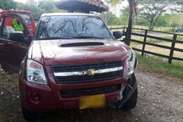 El caso ocurrió el 11 de febrero del 2016. En esta camioneta Dimax, de placas MPV-895, iba la víctima. Colisionó contra un muro, por la alta velocidad.