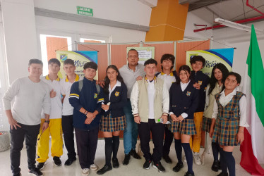 La banda del colegio les regaló a los presentes dos piezas musicales.