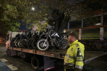 Los motociclistas aseguran que la inmovilización continua de las motos obedece más a negocio que a prevención.