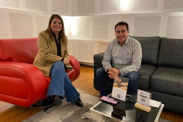 Lo que hicieron Carlos Fernando Galán, alcalde electo de Bogotá, y su contrincante Daniel Oviedo, lo repitieron en Manizales el alcalde electo, Jorge Eduardo Rojas, y su contrincante Paula Andrea Toro.