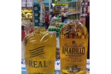 El gran parecido entre el Aguardiente Real y el Amarillo de Manzanares generó revuelo en redes sociales y fue incluso objeto de la creación de memes.