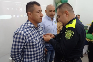 La Policía Caldas condecoró a los 10 mejores presidentes de Juntas de Acción Comunal por su compromiso, labor solidaria y aporte a la seguridad.