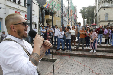 Con manifestaciones públicas los docentes de Caldas solicitan el pago de la prima.