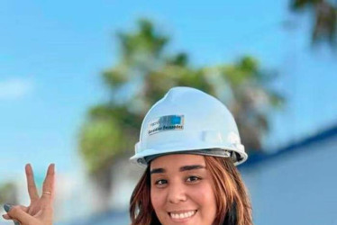 Foto | Tomada del IG de Geraldine Fernández | LA PATRIA  Geraldine Fernández continúa trabajando en Tecnoglass, empresa de Barranquilla dedicada al diseño y fabricación de vidrios y ventanas, aseguró ella, ante informaciones de medios que decían que había sido despedida de la compañía.