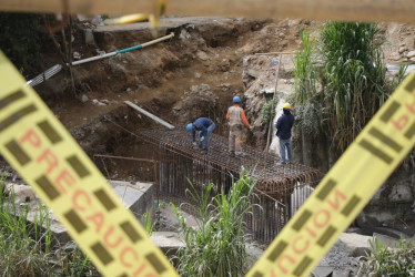 Foto | Darío Augusto Cardona | LA PATRIA  La Alcaldía, a más tardar en febrero, decidirá si prorroga el contrato del Consorcio Los Cedros 2022, que trabaja en el intercambiador homónimo hasta marzo, o abre una nueva licitación.