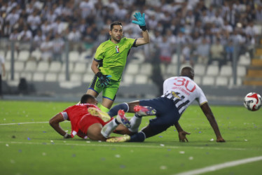 El único partido de preparación que tuvo el Once Caldas para la Liga fue el lunes en Perú. Perdió 2-0 en su vista a Alianza Lima. El portero  James Aguirre fue de los jugadores destacados en la Noche Blanquiazul.