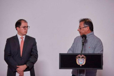 Francisco Barbosa y Gustavo Petro. 