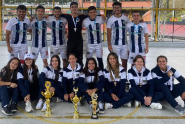 Manizales Hockey Club estuvo en el podio de la primera Parada Nacional Interclubes. Logró el segundo puesto en la categoría abierta varones y el tercer lugar en abierta damas.