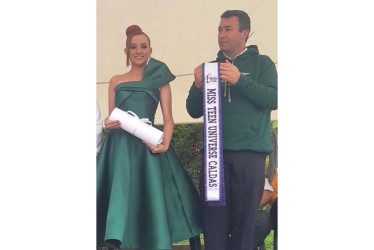 El alcalde Jesús Iván Ospina entregó nota de estilo e impuso la banda a Isabella Ospina Carvajal como representante de Pensilvania y de Caldas en Miss Teen Universe Colombia a cumplirse en Barranquilla en junio.