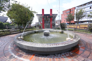 Las fuentes ornamentales que adornan las plazas y calles del Centro ahora están limpias y activas. Así se corroboró luego de un recorrido. La denuncia se hizo visible en febrero de este año. 