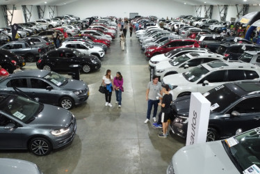 Con 206 vehículos exhibidos, la Feria del Usado abrió sus puertas el sábado 2 de marzo en Expoferias para los interesados en vender y comprar carros que ya tienen rodaje. Este domingo es el último día y la puede visitar de 10:00 a.m. a 7:00 p.m. Familias entrevistadas destacaron el catálogo exhibido y los precios que se ajustan a sus presupuestos.