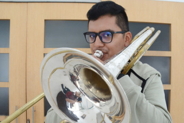 El nariñense David Pérez Pantoja, de 25 años, se presentará hoy en Manizales a las 7:00 p.m. en el Centro Cultural del Banco de la República. Recital.