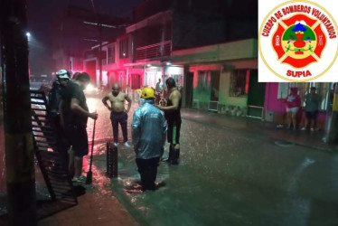 Las fuertes lluvias de ayer afectaron la zona urbana de Supía.