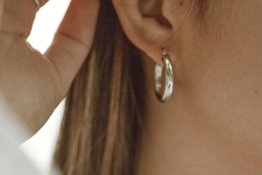 ¿Cómo elegir los aretes para mujer para regalar?