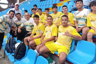 El equipo de Caldas, medallista de bronce en la fase nacional de los Juegos Intercolegiados.