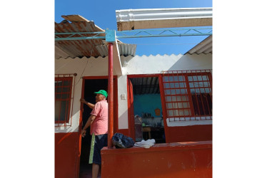 Así quedaron algunas viviendas en zona rural de Aranzazu después del vendaval del sábado.