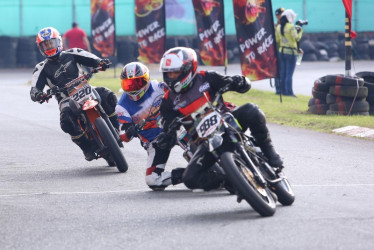 235 pilotos participaron en la II Válida Nacional de Velocidad en el Bosque Popular.