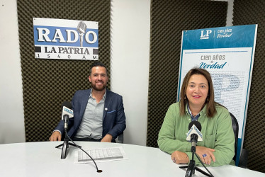 María Isabel Gaviria, presidenta de la Asamblea de Caldas y Manuel Correa, secretario privado de la Gobernación