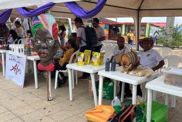 Parte de los asistentes a la Feria de Emprendimiento de las comunidades afro Anserma.