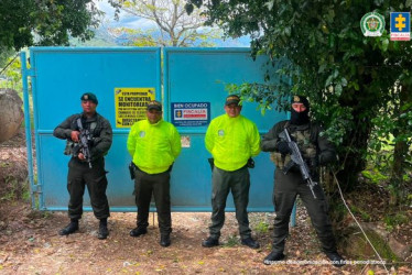 Esta es la entrada de una de las dos fincas a las que la Fiscalía les aplicó extinción de dominio en Supía (Caldas).