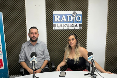 Jessica Restrepo, coordinadora de la Feria de la Horticultura de Villamaría, y Juan Pablo Jaramillo, gerente de la Corporación Casa de la Cultura del municipio. 