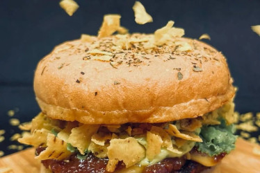 Hamburguesa Fénix de Güeritos, ganadora del Burger Máster 2024.