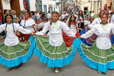 Desfile por los 199 años del municipio.