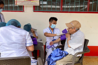 Las personas en situación de calle recibieron revisión de su salud, corte de pelo y servicio de baño, entre otras actividades.