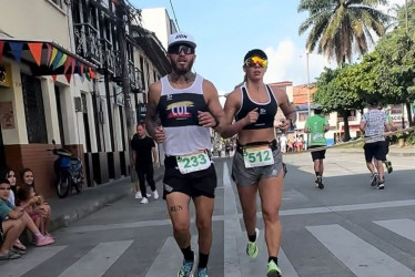 La Media Maratón de Chinchiná reunió a personas de diferentes lugares.