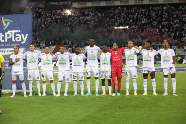 Los futbolistas salieron de la concentración previa al partido de la fecha 4 de los cuadrangulares, ante Independiente Santa Fe en Bogotá.