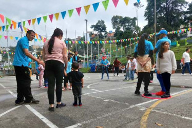 Las actividades recreativas en Manizales invitan a que los padres lleven a sus hijos a disfrutar en diversos escenarios rurales y urbanos. Incluye eventos para toda la familia. 