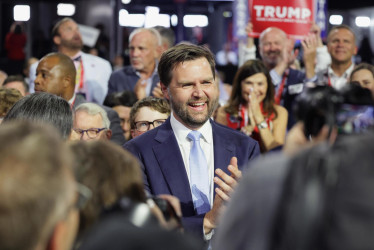 El senador republicano de Ohio J.D. Vance fue elegido este lunes como fórmula de Donald Trump para las elecciones presidenciales en Estados Unidos.