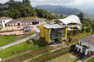 La estación del cable aéreo en Los Yarumos dejó de funcionar en el 2012. Una acción popular hizo que se adaptara la construcción y ahora la utiliza una secretaría de la Alcaldía de Manizales. En fotos, vea las adaptaciones hechas a la obra.