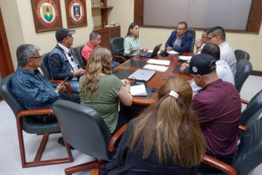 La reserva activa de la Fuerza Pública se reunió con el secretario de Gobierno de Caldas, Jorge Andrés Gómez, y la diputada Karen Suárez para hablar de la Ley de Veteranos.