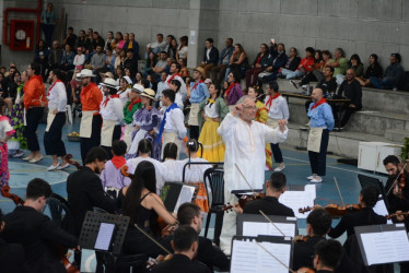 La presentación estuvo acompañada por la Orquesta Sinfónica de Caldas.