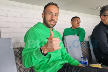 David Ospina en el palco de Atlético Nacional en el estadio Palogrande. 