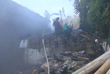 Así quedó la casa después del incendio en Salamina (Caldas).