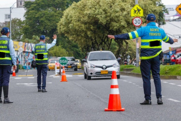 Según la denuncia, un hombre exigía dinero a agentes de tránsito para recuperar su puesto.