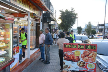 Fotos I LA PATRIA  La Avenida Cumanday, en la carrera 35 de La Enea, es un centro comercial en lo que antes fueron casas de habitación familiar. De todo y para todos.