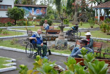 Los espacios del hogar de Aranzazu son propicios para el disfrute de los adultos mayores.