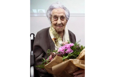 Fotografía de María Branyas Morera, la mujer que desde hacía un año era la persona más anciana del mundo, en abril del 2023. Ella falleció este lunes 19 de agosto del 2024.