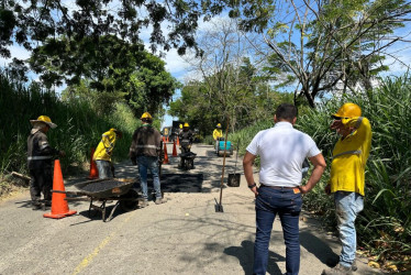 14 vías de Caldas tienen obstrucciones para la movilidad este martes en 11 municipios. Dos de esas rutas afectadas conducen a Antioquia. Infórmese antes de viajar.