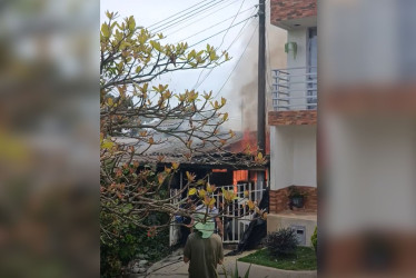 El incendio se registró este jueves en un barrio de Palestina (Caldas).