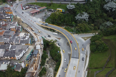 El cambio en la medida del pico y placa por la avenida Kevin Ángel de Manizales obedece a los avances del proyecto del intercambiador vial de Los Cedros.