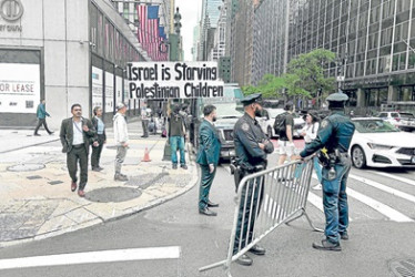 Ya hay protestas contra Israel frente de la sede de las Naciones Unidas en Nueva York (EE.UU.).