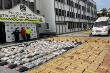 El sujeto transportaba 1.203 kilogramos de marihuana de alta calidad en su vehículo.