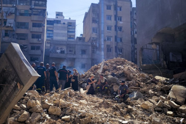 Foto | EFE | LA PATRIA  Israel sigue atacando el sur de Líbano, incluyendo edificaciones donde operan los cascos azules de la ONU.